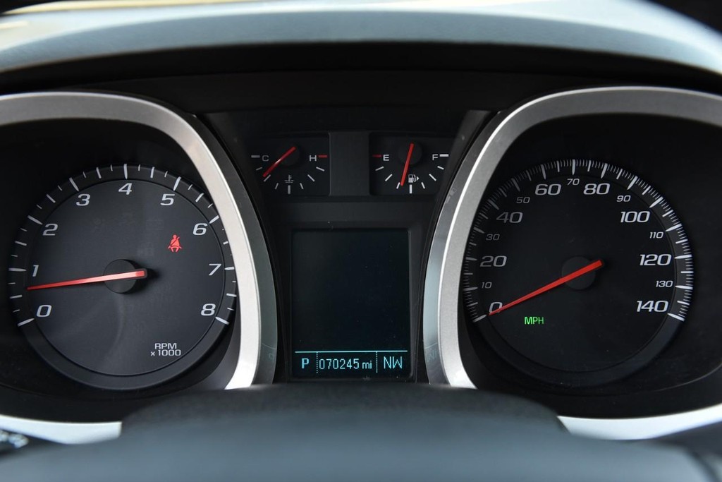 Chevrolet Equinox Vehicle Full-screen Gallery Image 11