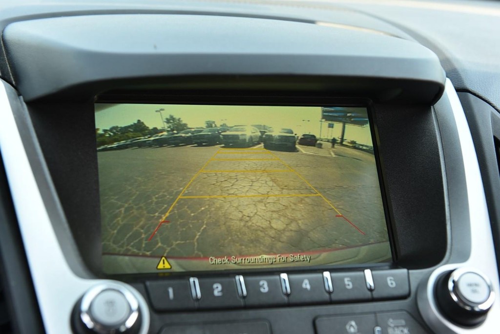 Chevrolet Equinox Vehicle Full-screen Gallery Image 12