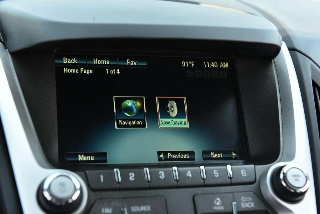 Chevrolet Equinox Vehicle Full-screen Gallery Image 13