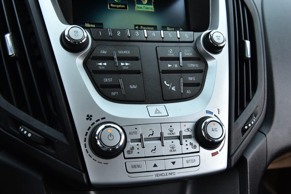 Chevrolet Equinox Vehicle Full-screen Gallery Image 14