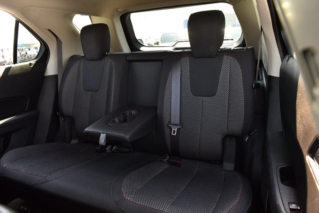Chevrolet Equinox Vehicle Full-screen Gallery Image 18