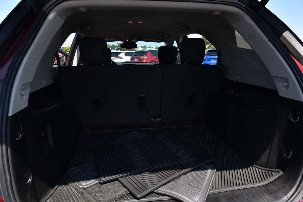 Chevrolet Equinox Vehicle Full-screen Gallery Image 19