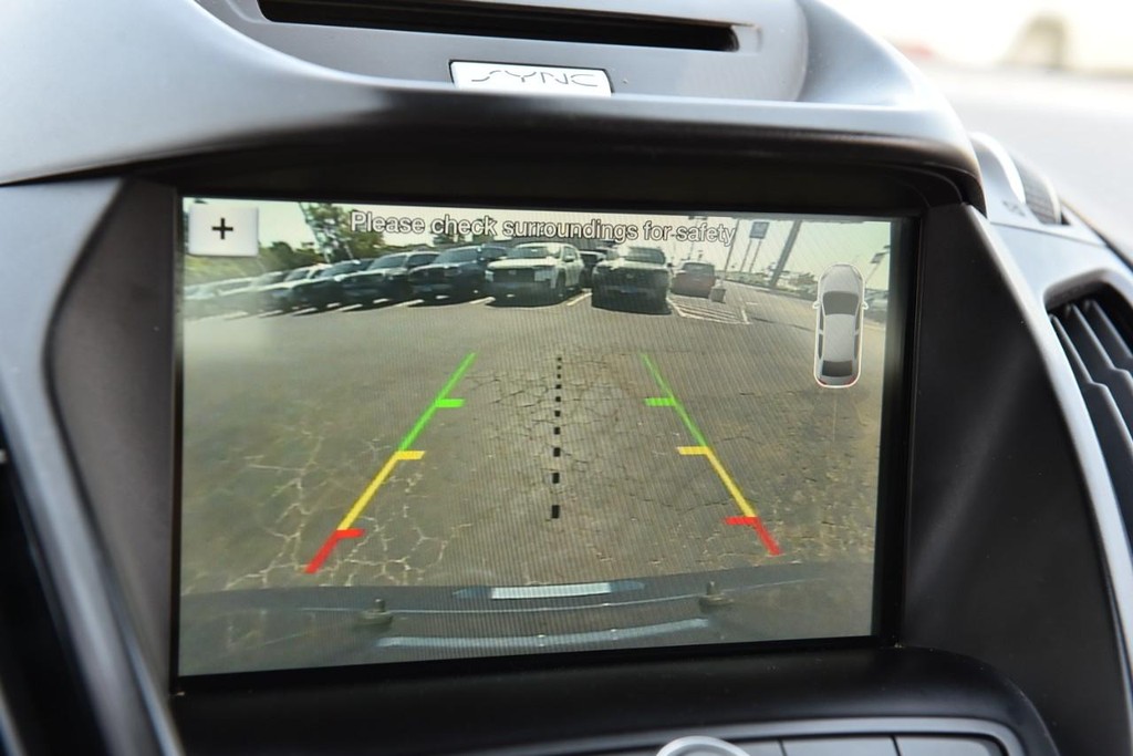 Ford Escape Vehicle Full-screen Gallery Image 12