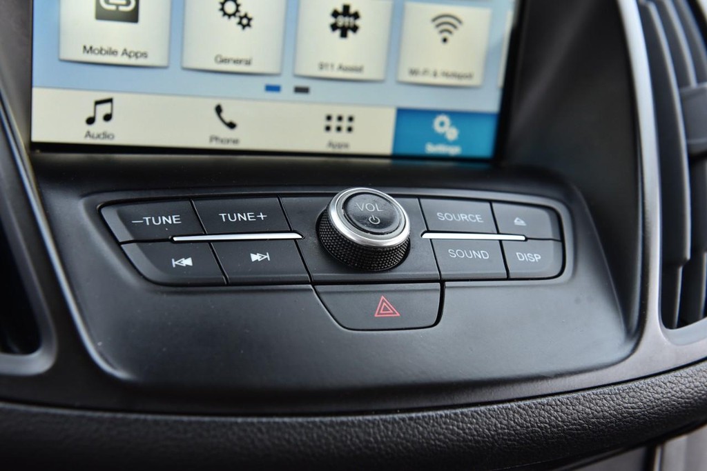 Ford Escape Vehicle Full-screen Gallery Image 14