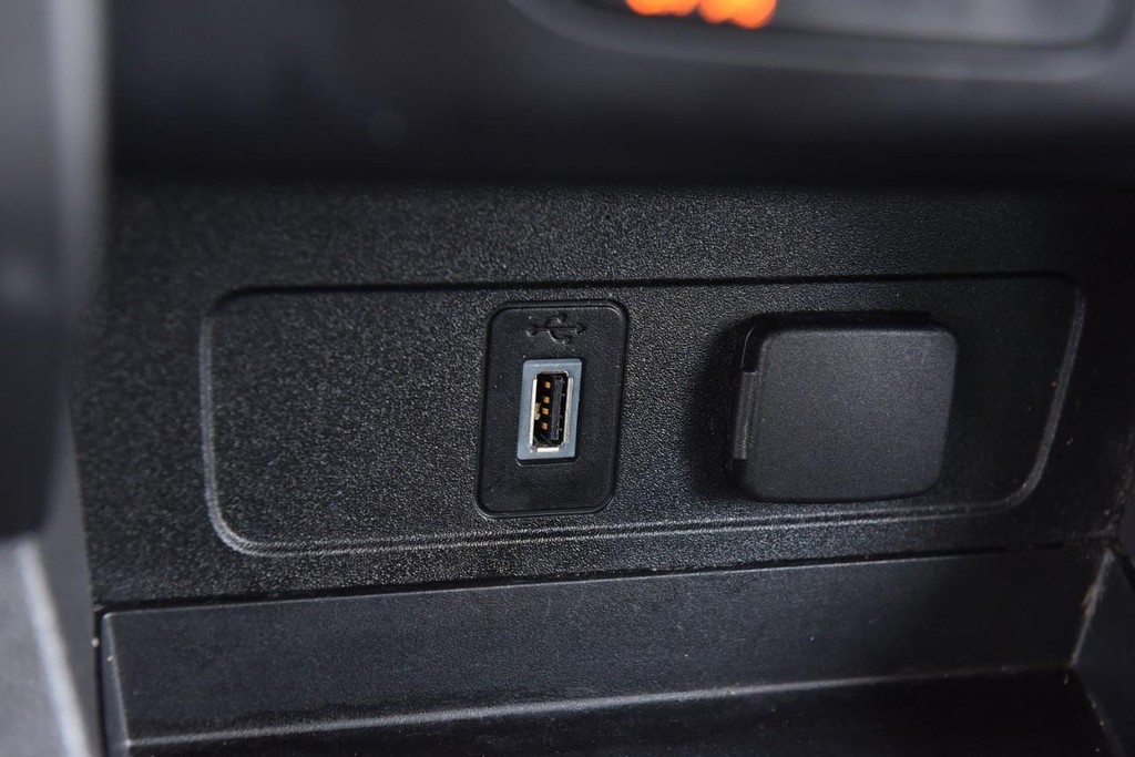 Ford Escape Vehicle Full-screen Gallery Image 16