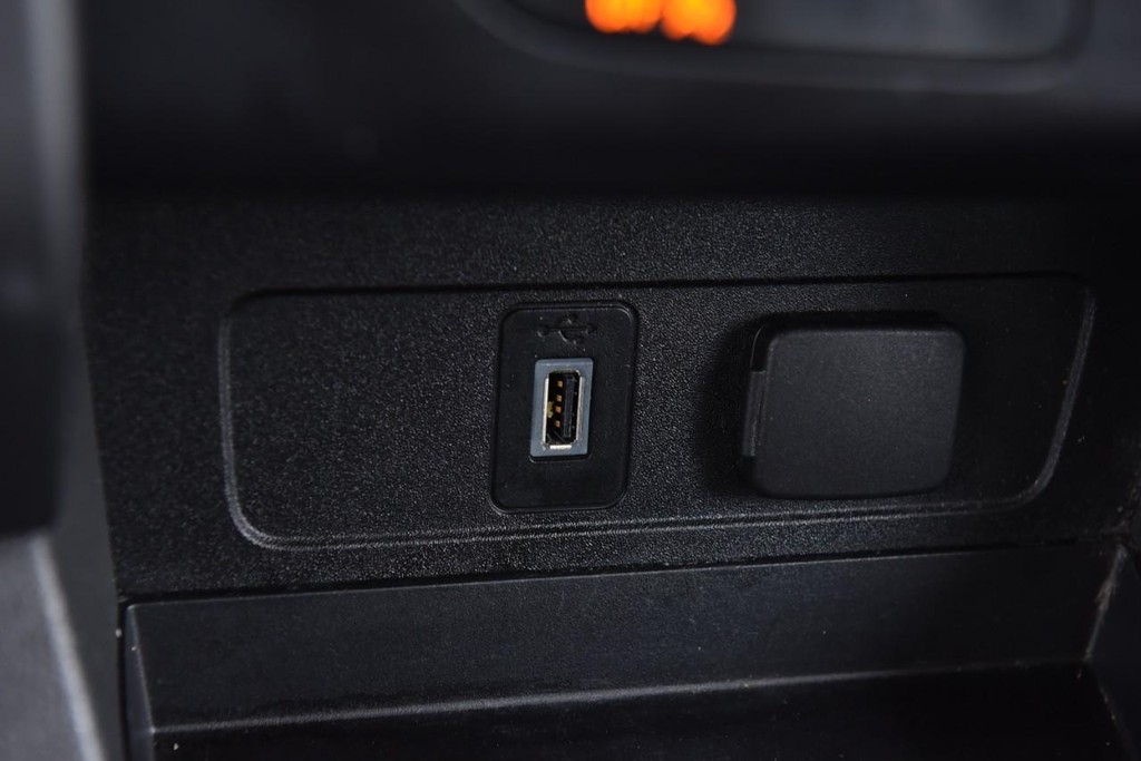 Ford Escape Vehicle Full-screen Gallery Image 17