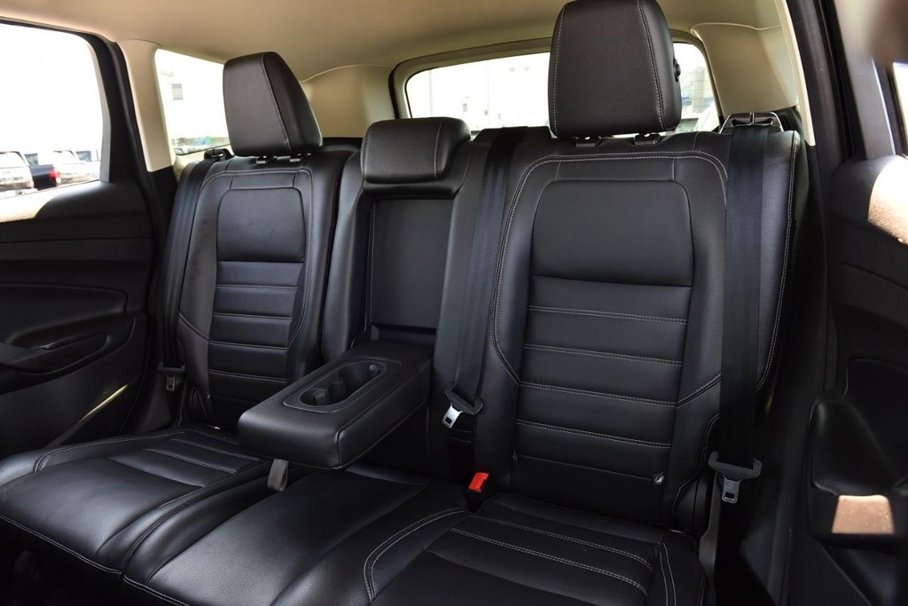 Ford Escape Vehicle Full-screen Gallery Image 21
