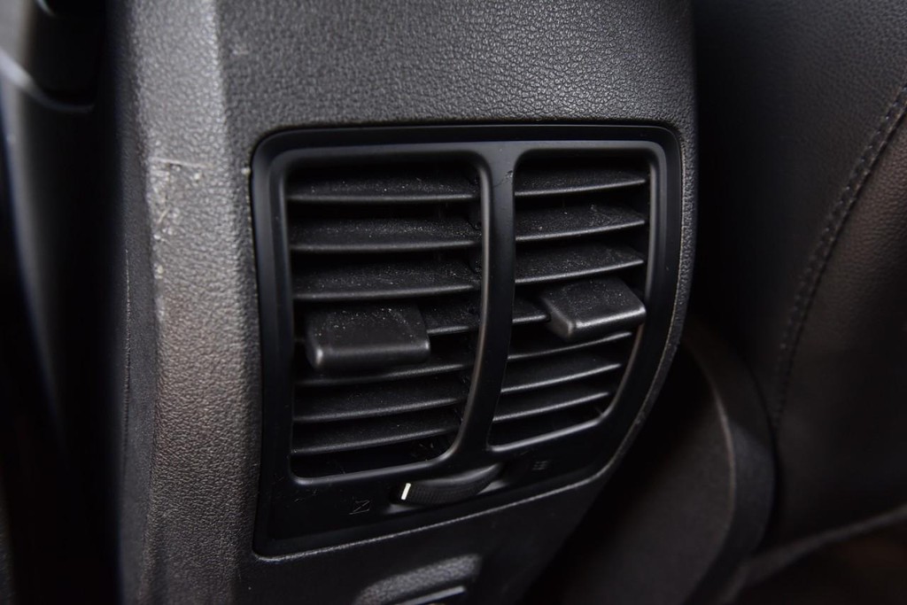 Ford Escape Vehicle Full-screen Gallery Image 22
