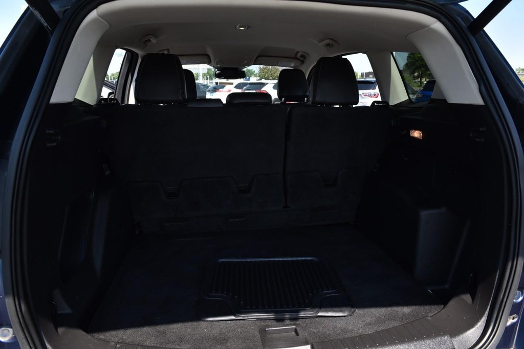 Ford Escape Vehicle Full-screen Gallery Image 23