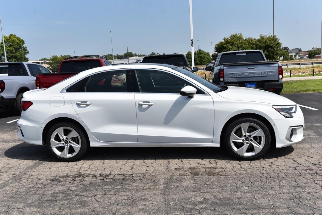 Audi A3 Vehicle Full-screen Gallery Image 05