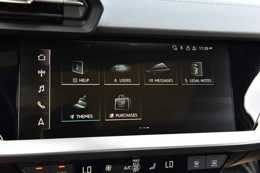 Audi A3 Vehicle Full-screen Gallery Image 15