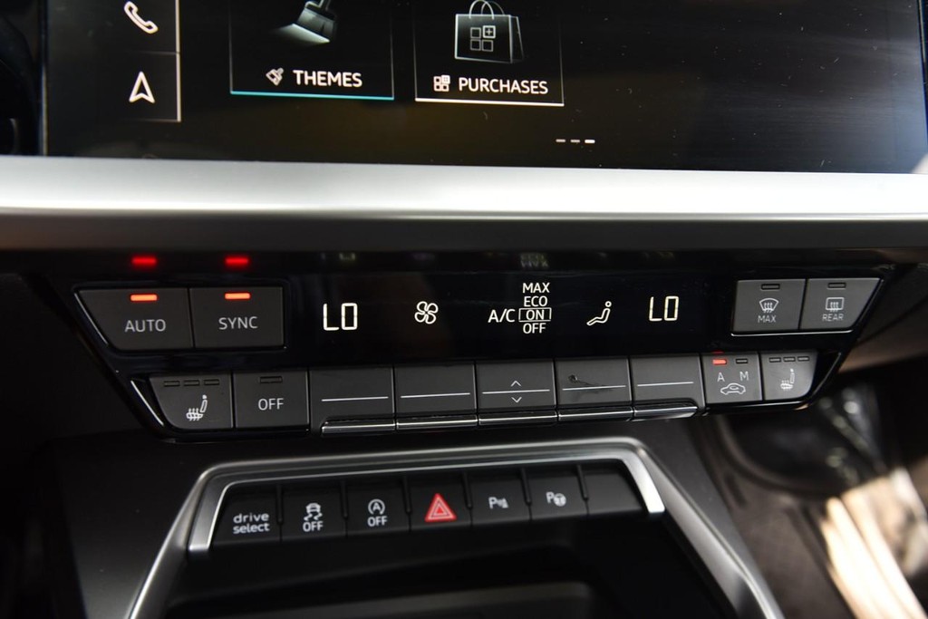 Audi A3 Vehicle Full-screen Gallery Image 16
