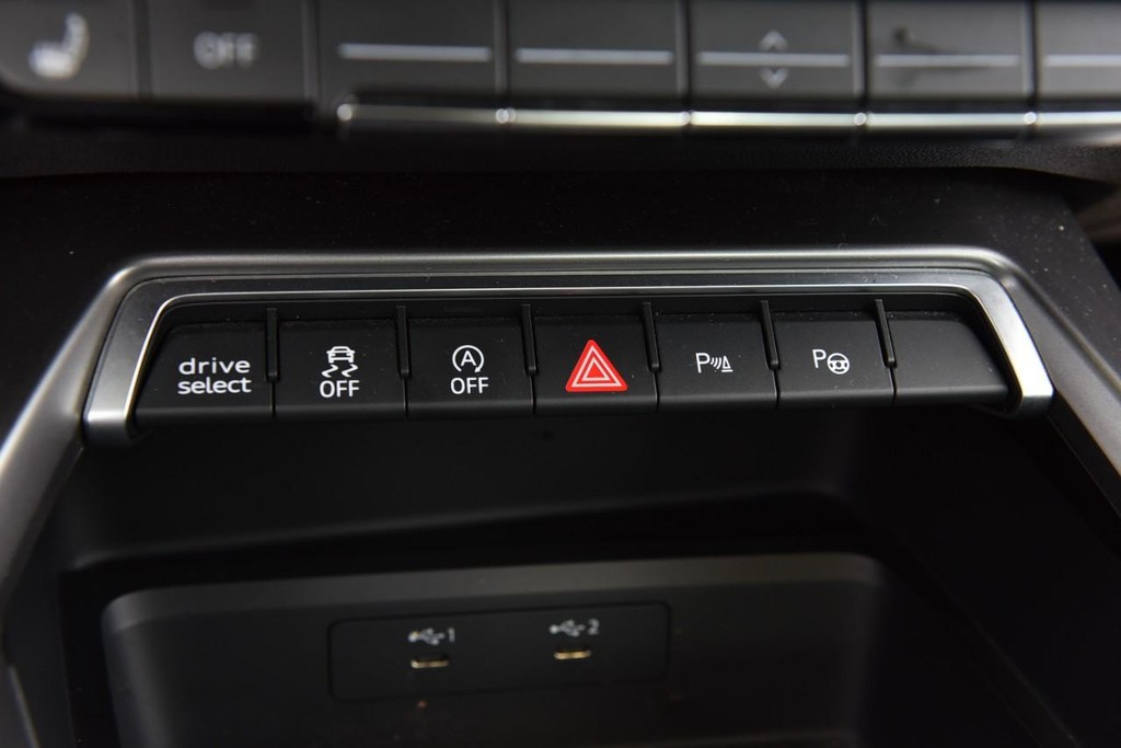 Audi A3 Vehicle Full-screen Gallery Image 17