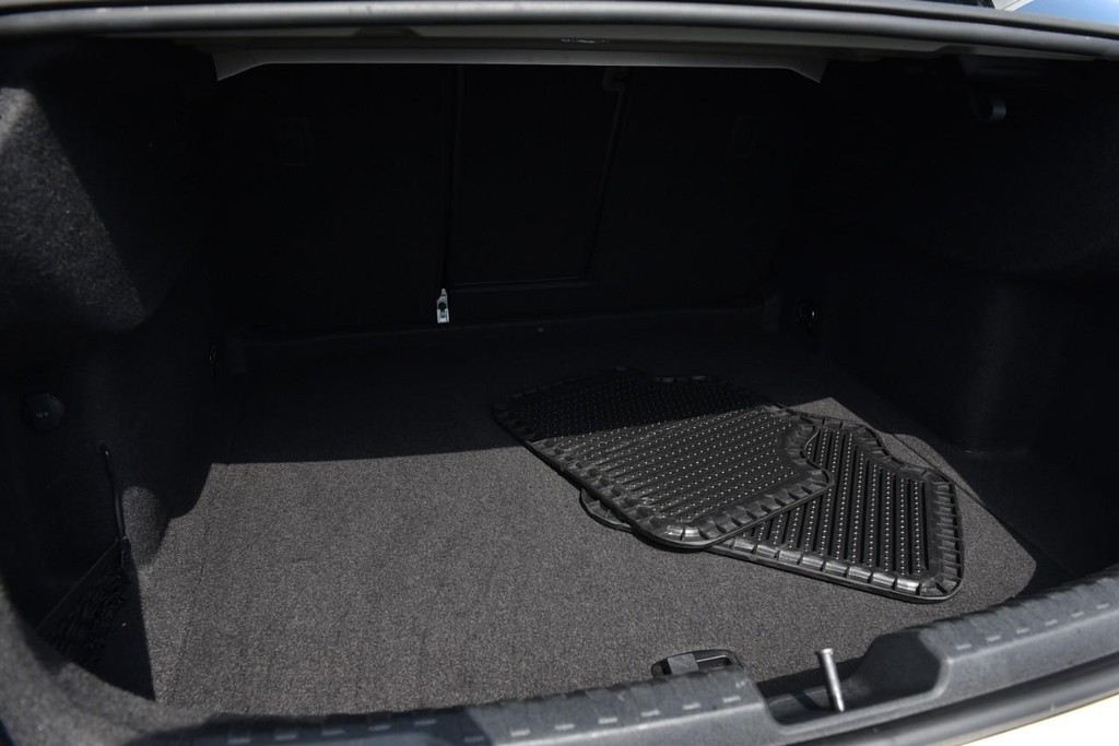 Audi A3 Vehicle Full-screen Gallery Image 27