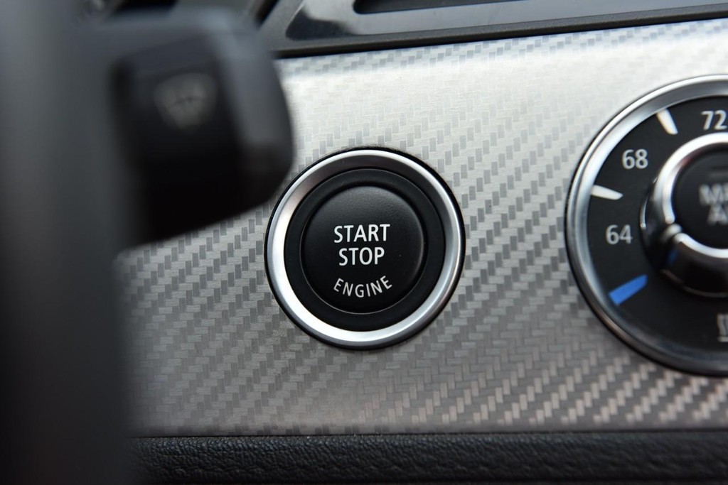 BMW Z4 Vehicle Full-screen Gallery Image 13