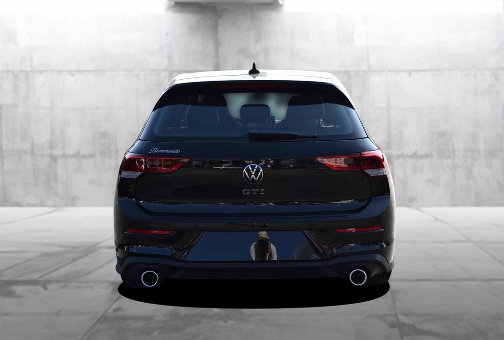 Volkswagen Golf GTI Vehicle Full-screen Gallery Image 6