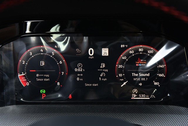 Volkswagen Golf GTI Vehicle Image 11