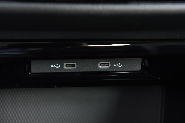 Volkswagen Golf GTI Vehicle Image 16