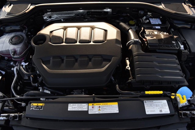 Volkswagen Golf GTI Vehicle Image 26
