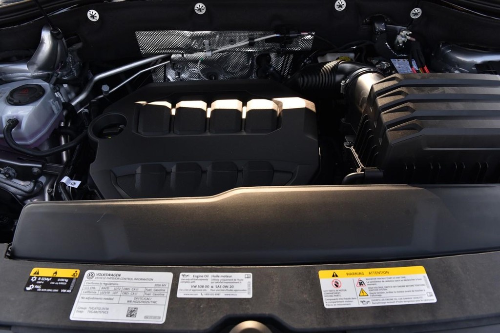 Volkswagen Atlas Cross Sport Vehicle Full-screen Gallery Image 27