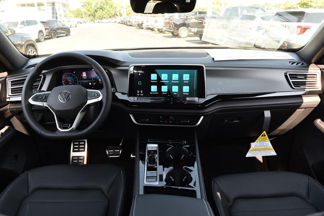 Volkswagen Atlas Cross Sport Vehicle Image 07