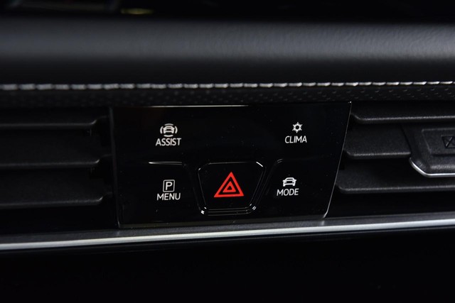 Volkswagen Atlas Cross Sport Vehicle Image 15