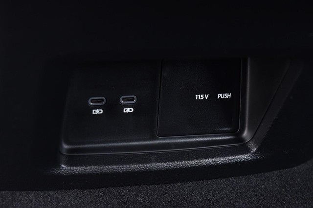 Volkswagen Atlas Cross Sport Vehicle Image 24