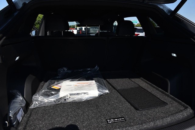 Volkswagen Atlas Cross Sport Vehicle Image 25