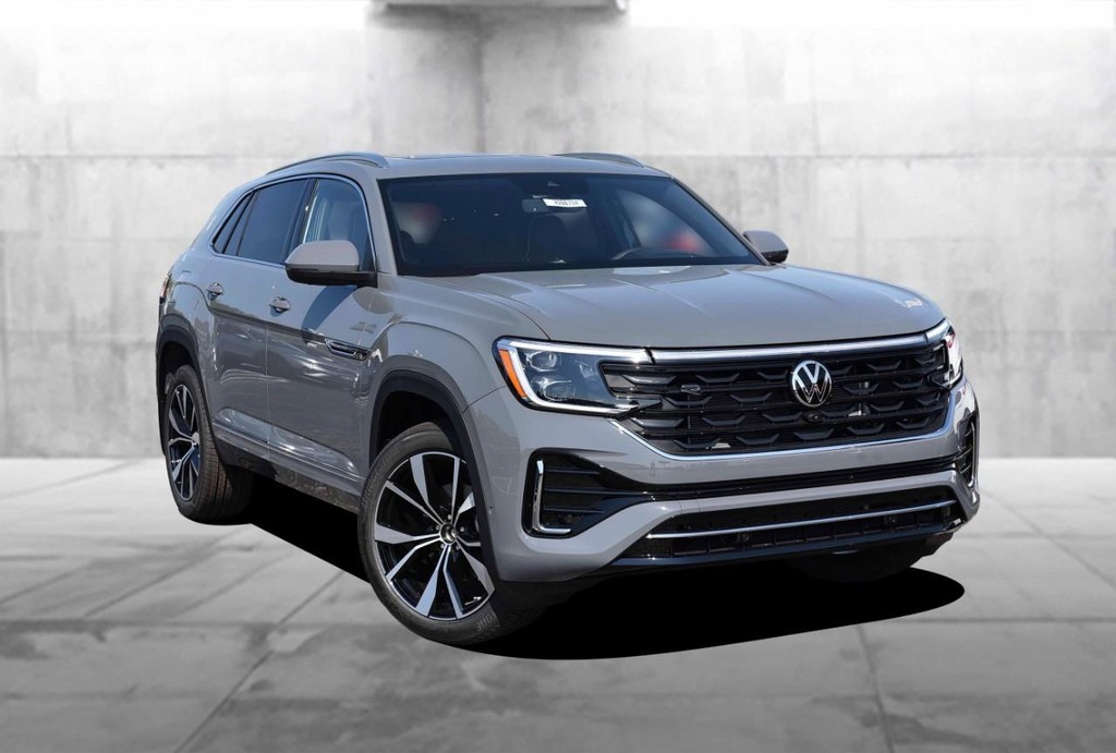Volkswagen Atlas Cross Sport Vehicle Full-screen Gallery Image 2