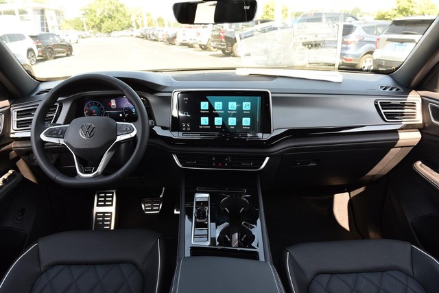 Volkswagen Atlas Cross Sport Vehicle Image 07