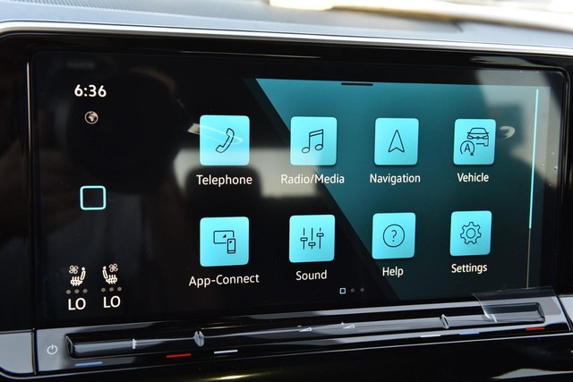 Volkswagen Atlas Cross Sport Vehicle Image 13