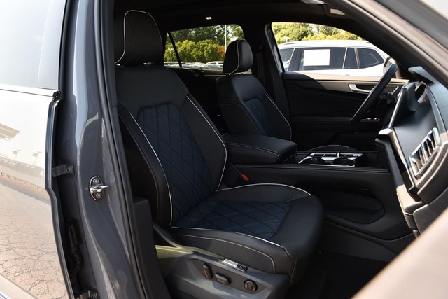 Volkswagen Atlas Cross Sport Vehicle Image 19