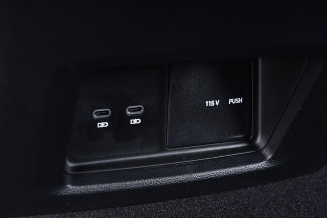 Volkswagen Atlas Cross Sport Vehicle Image 23