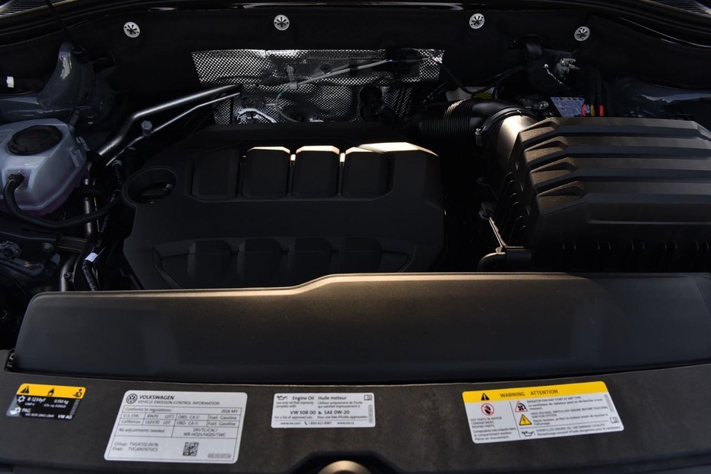 Volkswagen Atlas Cross Sport Vehicle Full-screen Gallery Image 26