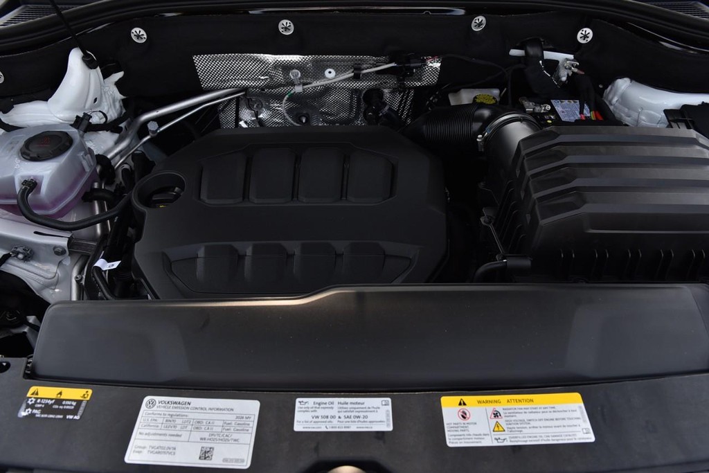 Volkswagen Atlas Cross Sport Vehicle Full-screen Gallery Image 27