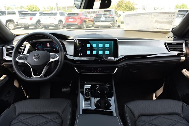 Volkswagen Atlas Cross Sport Vehicle Image 07