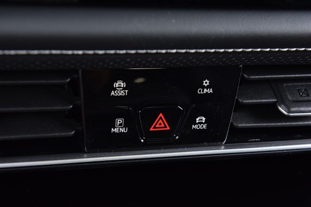 Volkswagen Atlas Cross Sport Vehicle Image 15