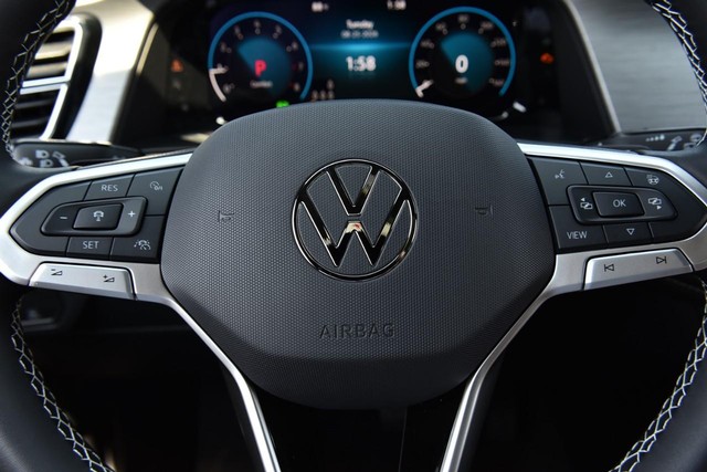 Volkswagen Atlas Cross Sport Vehicle Image 18