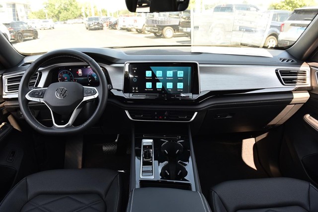 Volkswagen Atlas Cross Sport Vehicle Image 07