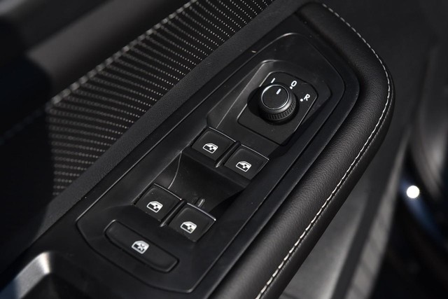 Volkswagen Atlas Cross Sport Vehicle Image 08