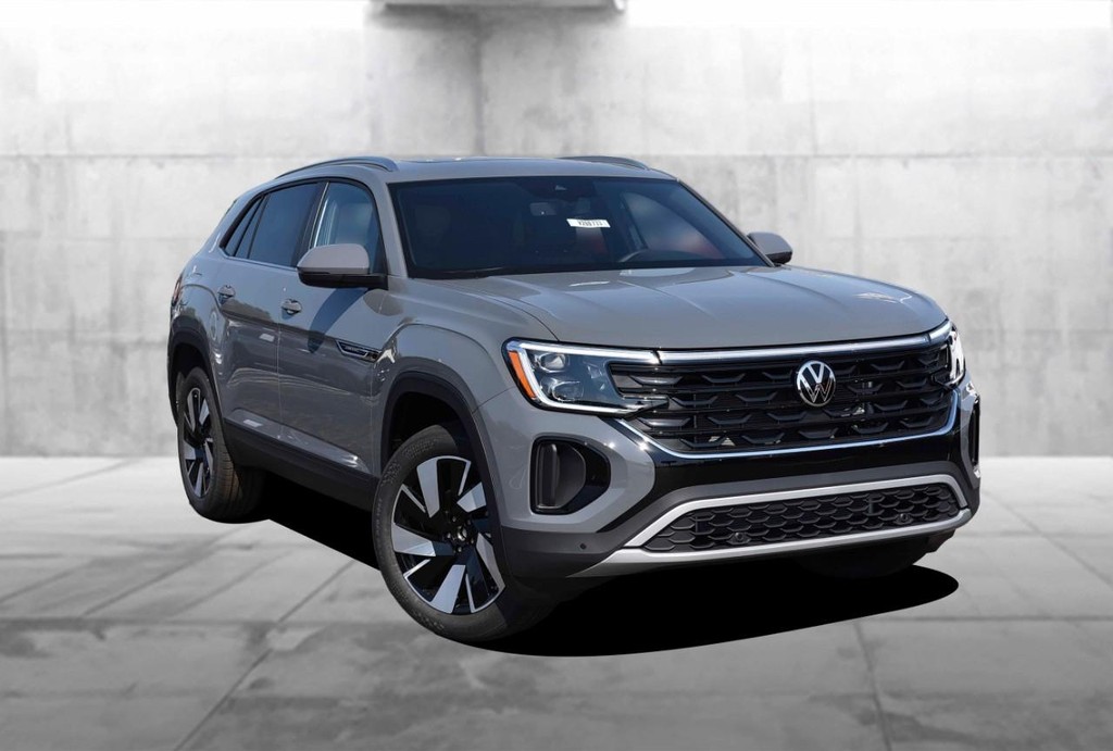Volkswagen Atlas Cross Sport Vehicle Full-screen Gallery Image 2
