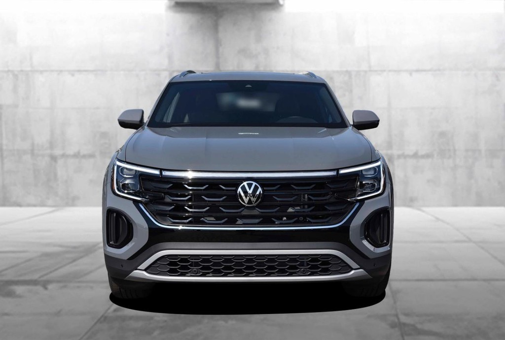 Volkswagen Atlas Cross Sport Vehicle Full-screen Gallery Image 4