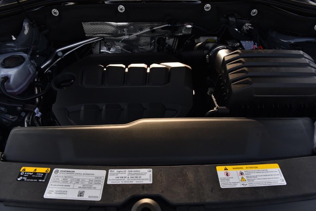 Volkswagen Atlas Cross Sport Vehicle Full-screen Gallery Image 27