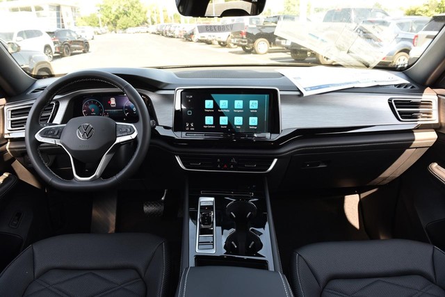 Volkswagen Atlas Cross Sport Vehicle Image 07