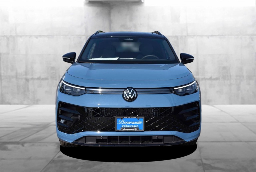 Volkswagen Tiguan Vehicle Full-screen Gallery Image 4