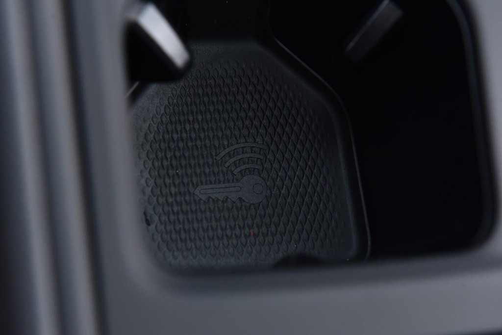 Volkswagen Tiguan Vehicle Full-screen Gallery Image 15