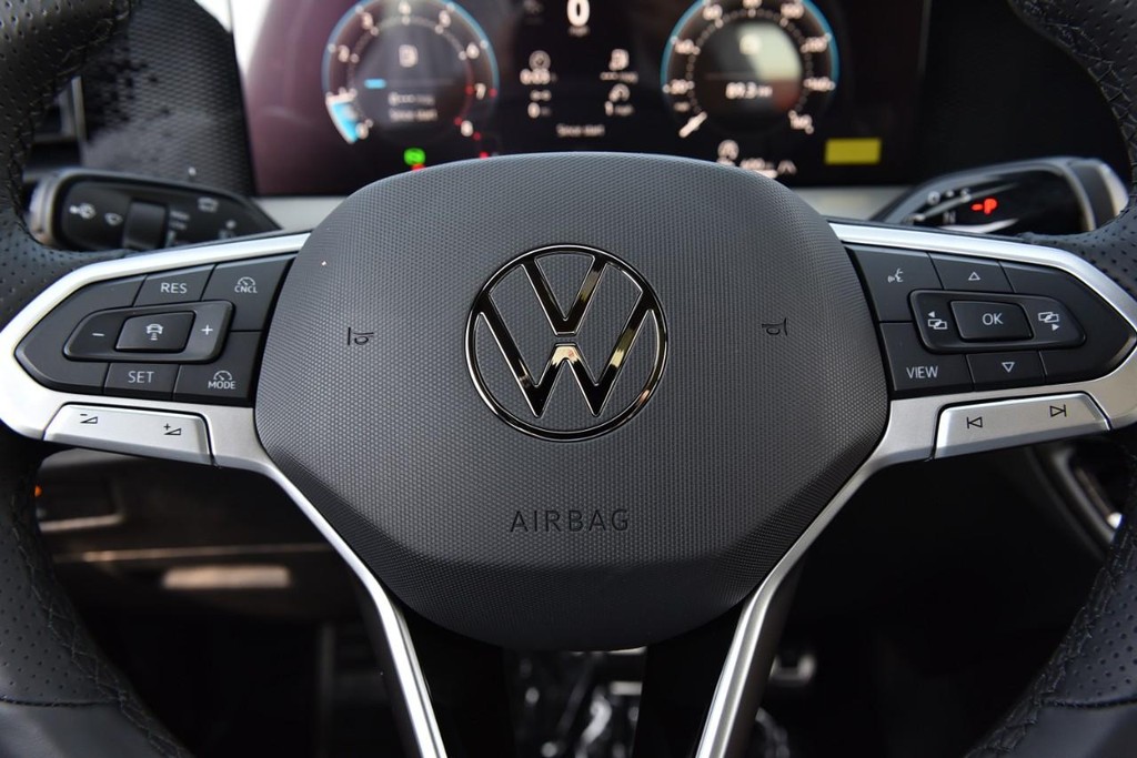 Volkswagen Tiguan Vehicle Full-screen Gallery Image 17
