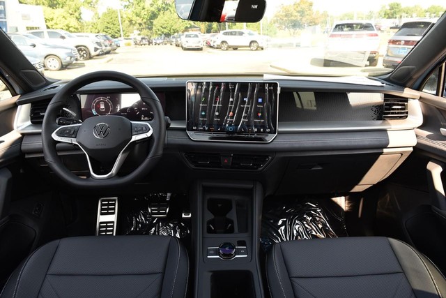 Volkswagen Tiguan Vehicle Image 07