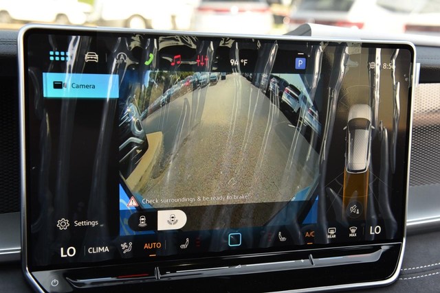 Volkswagen Tiguan Vehicle Image 13