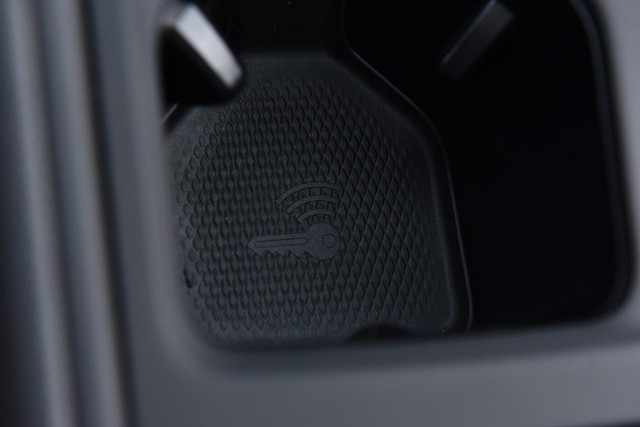 Volkswagen Tiguan Vehicle Image 15